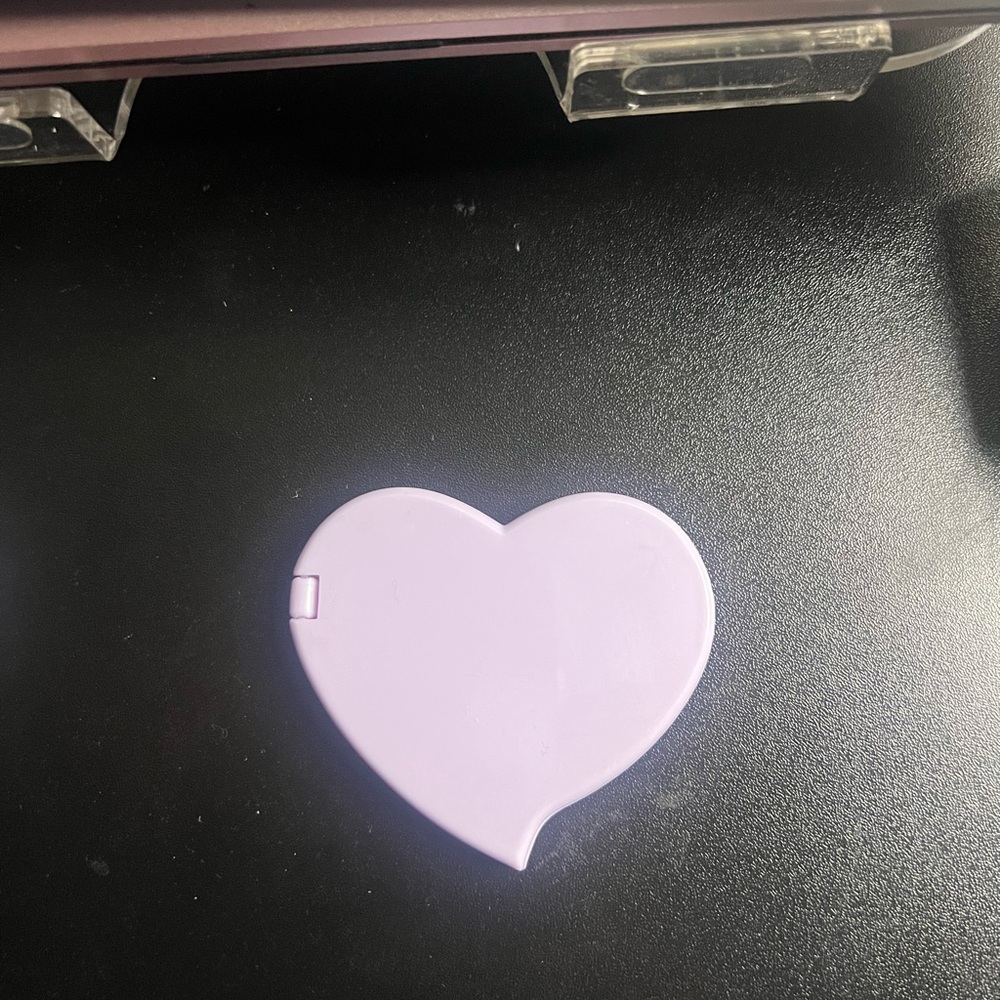 Kuromi Heart-Shaped Mirror - Picture 2 of 4